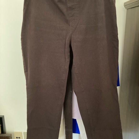 Isaac Mizrahi Dark Brown Pull up pants 16P - Picture 2 of 5